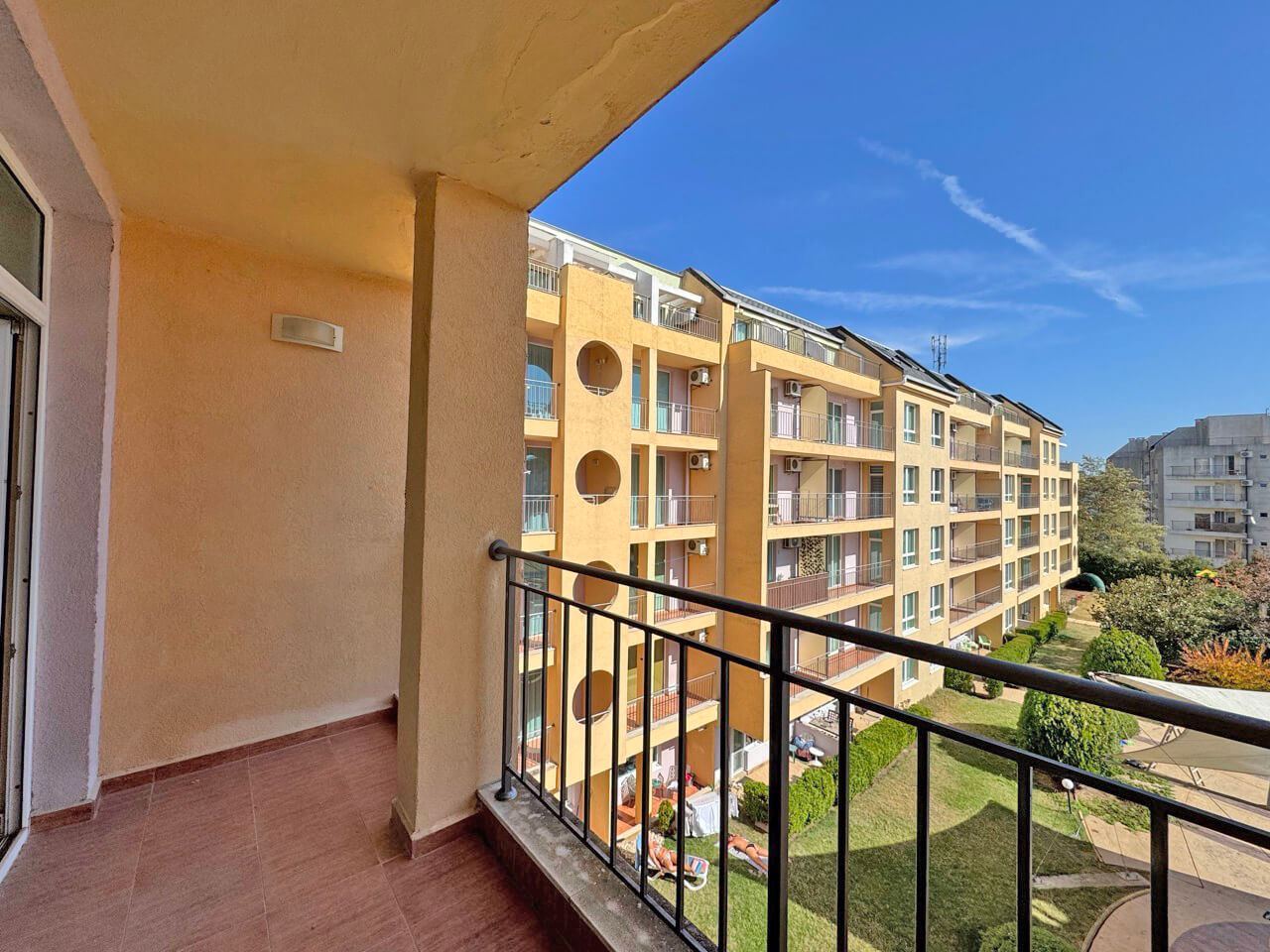 Furnished One-Bedroom Apartment with a Pleasant Pool View in Sunny Beach