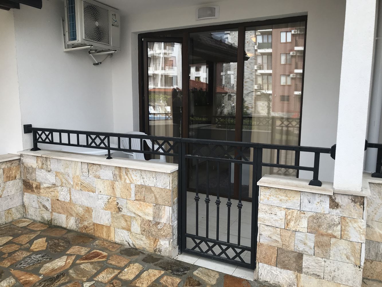 Comfortable one-bedroom apartment with direct access to the pool in Nessebar – an exceptionally convenient offer