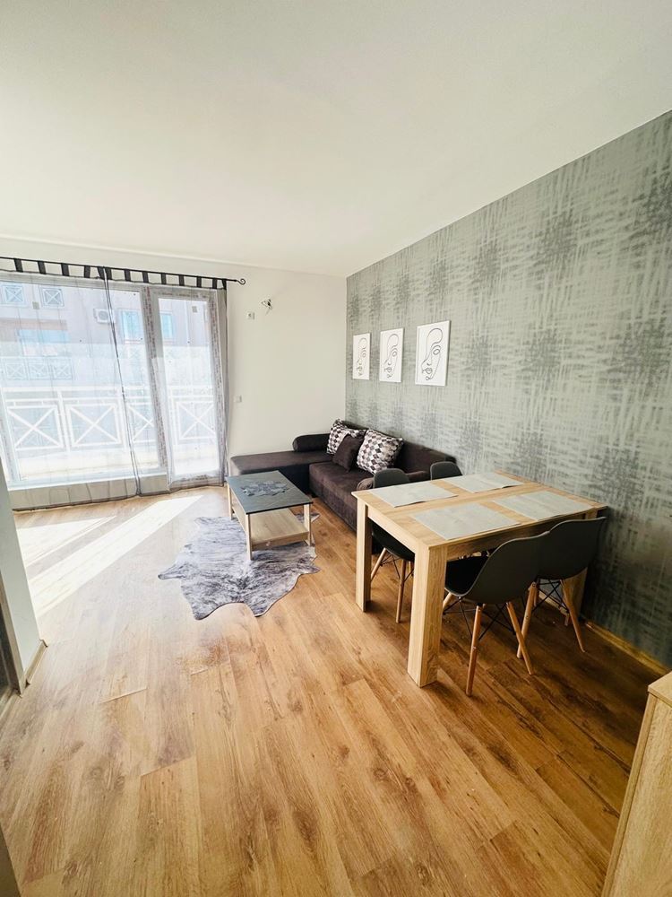 Cosy One-Bedroom Apartment with a Large Terrace in a Complex in Sunny Beach