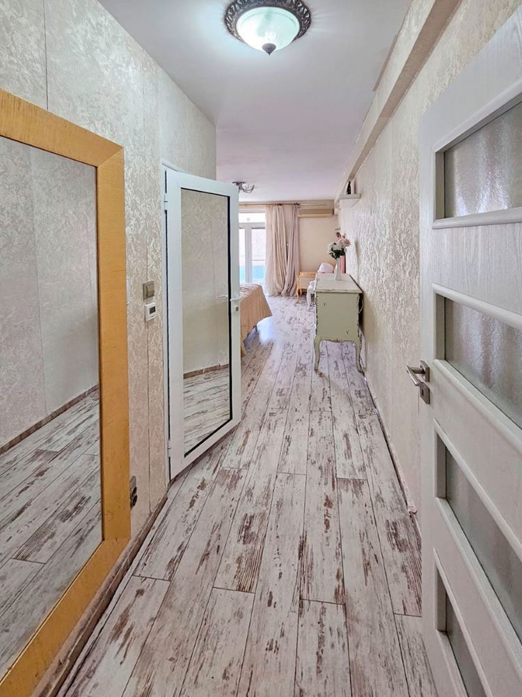 Luxury two-bedroom apartment with sea view on the first line in Ravda – 114 m², two terraces, and full comfort