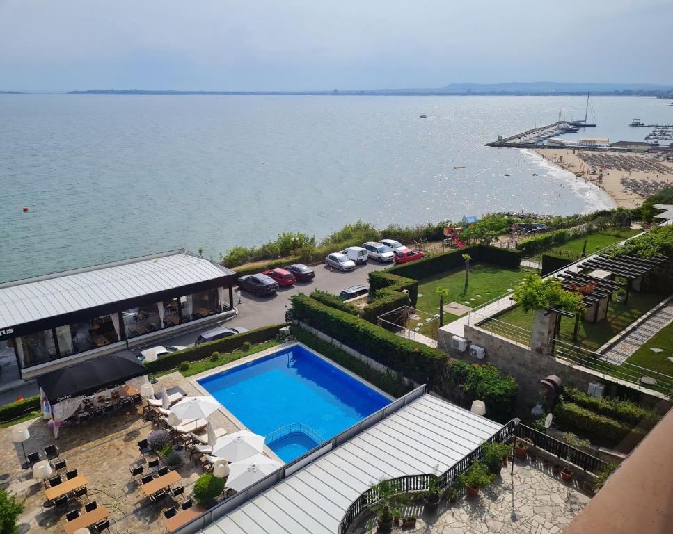 Luxury apartment on the first sea line in Sveti Vlas – two bedrooms, sea view and full infrastructure