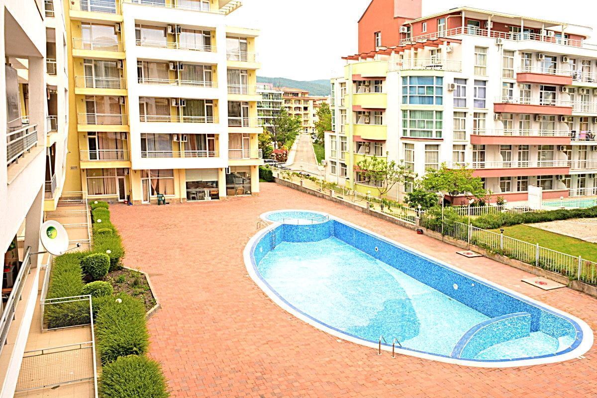 Ground-floor studio with no maintenance fee in Sunny Beach – excellent investment and year-round use