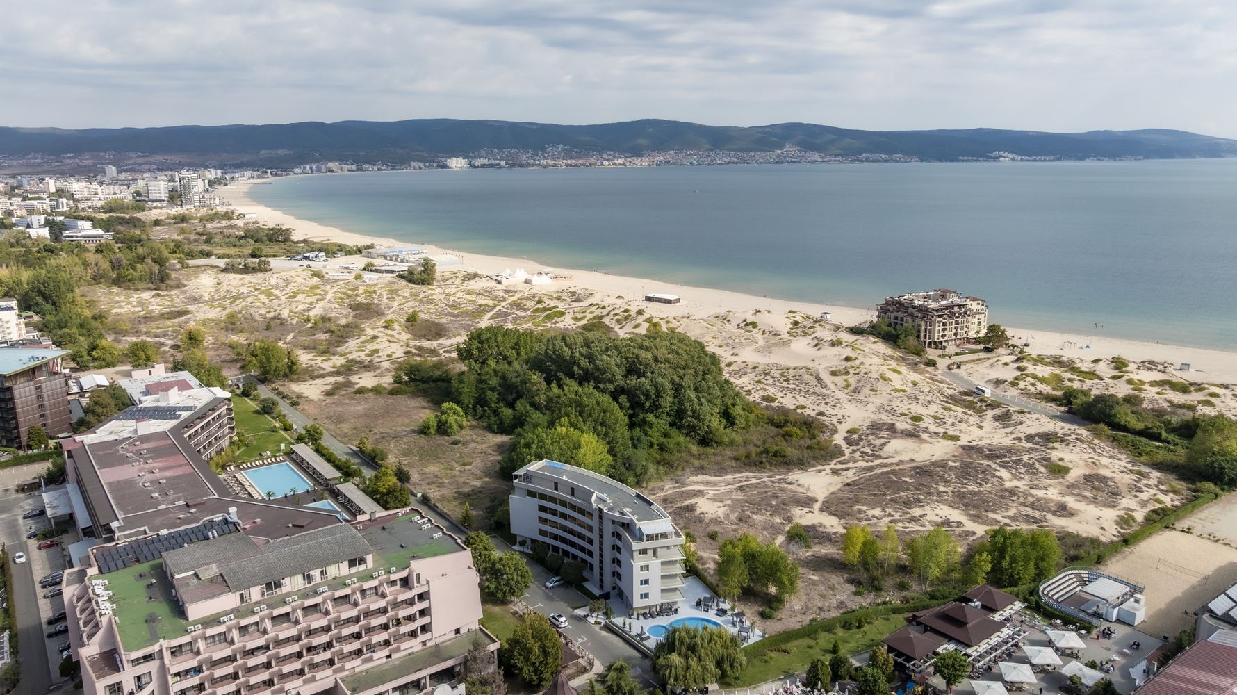 First Line in Sunny Beach – Spacious One-Bedroom Apartment with Sea, Mountain and City Views