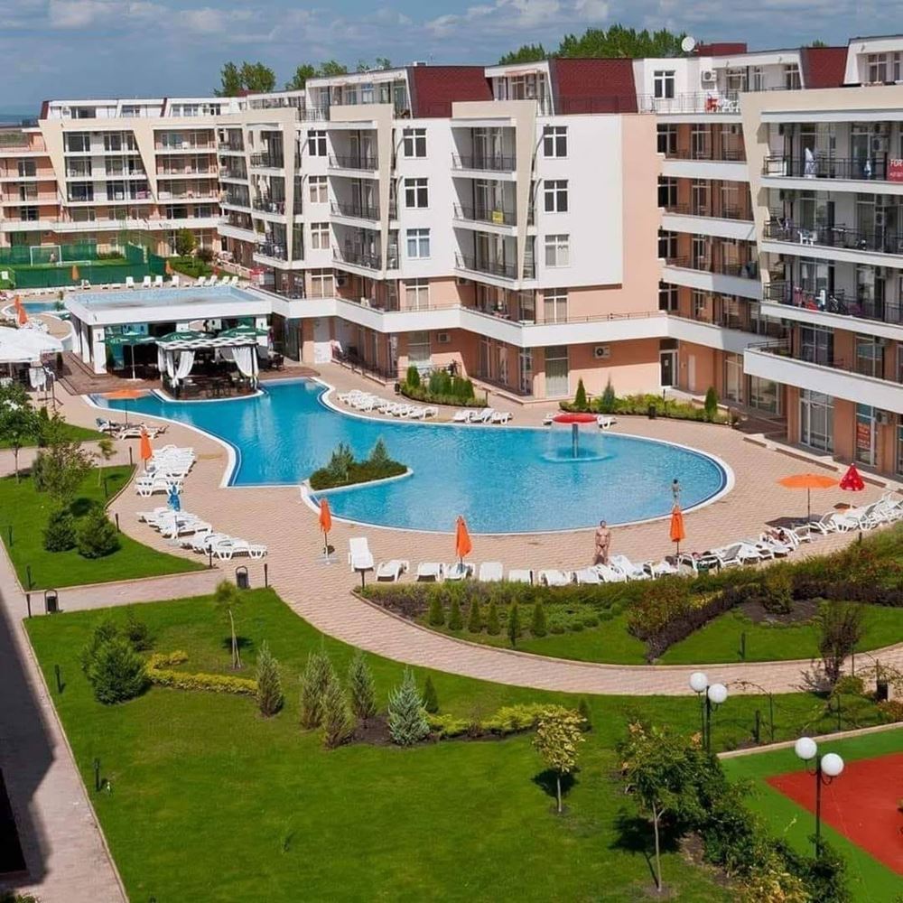 Spacious one-bedroom apartment in a gated complex in Sunny Beach – comfort, tranquillity and an excellent environment