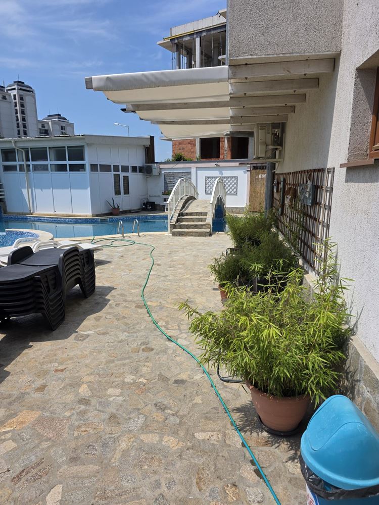 Two-Bedroom Ground Floor Apartment in Sveti Vlas – Comfort, Light, and Close Proximity to the Sea