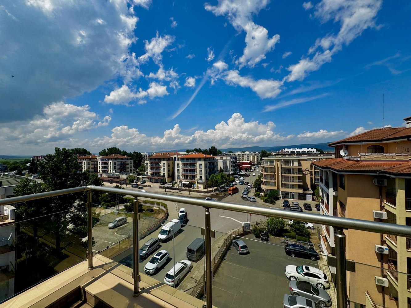 Spacious studio with a large panoramic terrace in Sunny Beach – excellent location and low maintenance fee