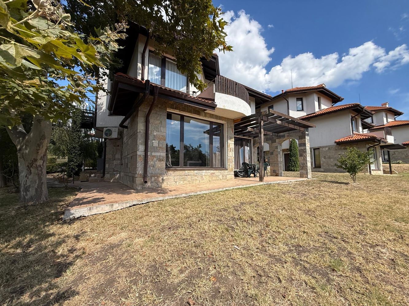 Spacious Apartment with Two Bedrooms and a Beautiful View in a Peaceful Complex near Sunny Beach