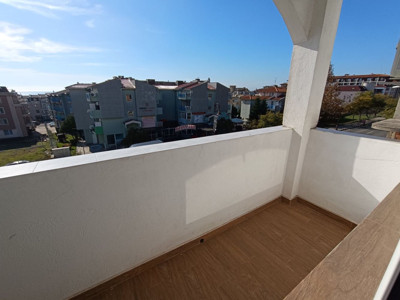 Apartment with two bedrooms and sea view with no maintenance fee in Sveti Vlas