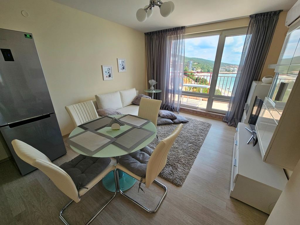Luxury panoramic apartment on the first line of the sea with two bedrooms and an enormous terrace