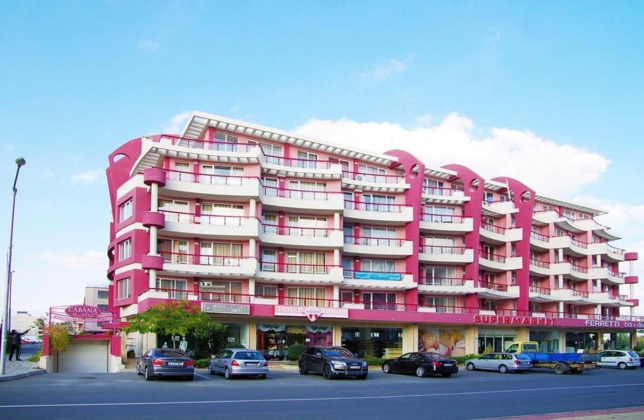 One-bedroom apartment in Nessebar with furnishings and excellent on-site amenities