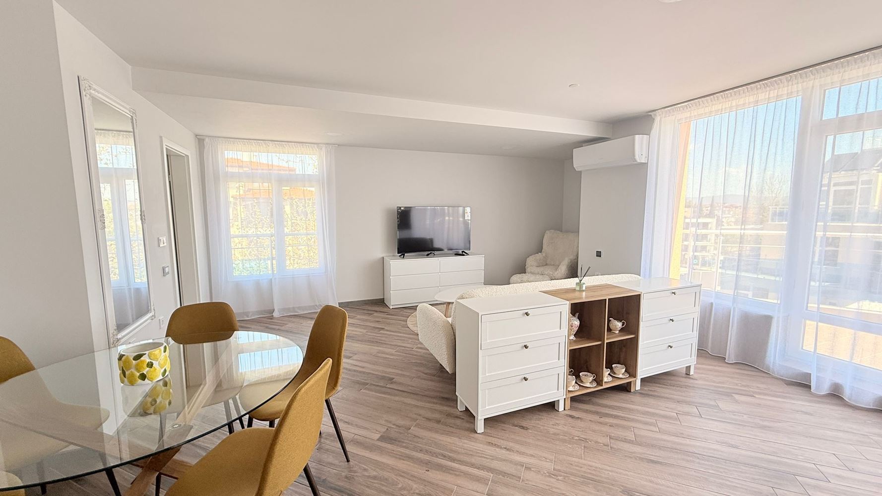 Luxury three-bedroom apartment on the first line in Ravda – space, prestige, and breathtaking sea panorama