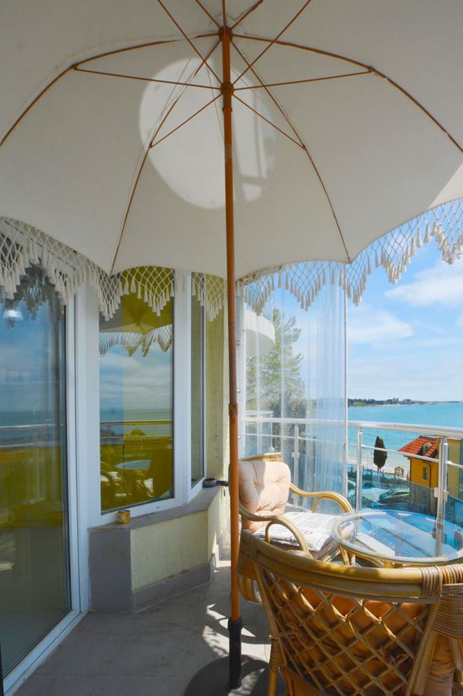 Luxury two-bedroom apartment with sea view on the first line in Ravda – 114 m², two terraces, and full comfort