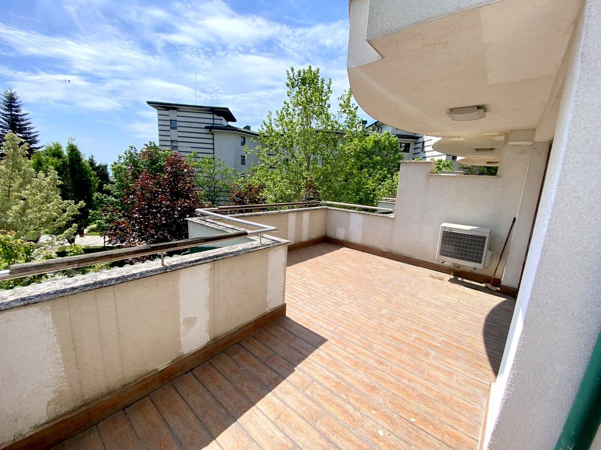 One-bedroom apartment on the first sea line in Ravda – luxury, nature, and impressive pool view