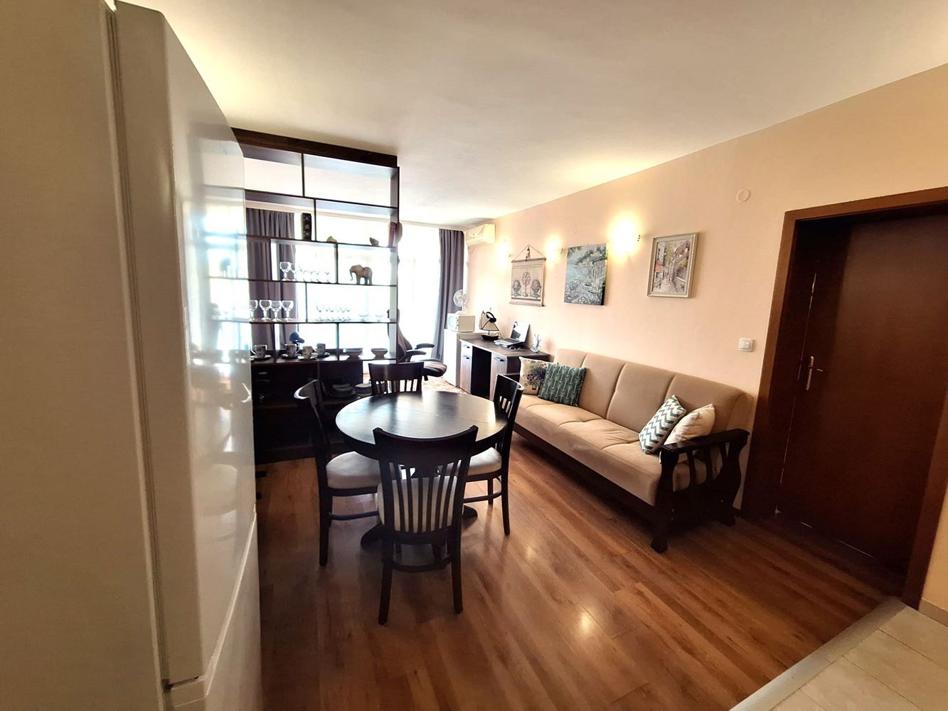 Spacious and Fully Furnished One-Bedroom Apartment Near the Beach