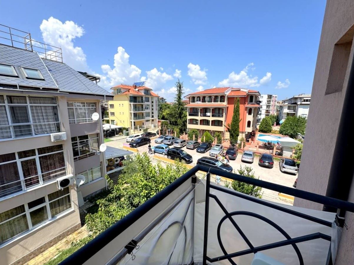 Spacious One-Bedroom Apartment 200 Meters from the Sea in Ravda – Comfortable Home by the Coast