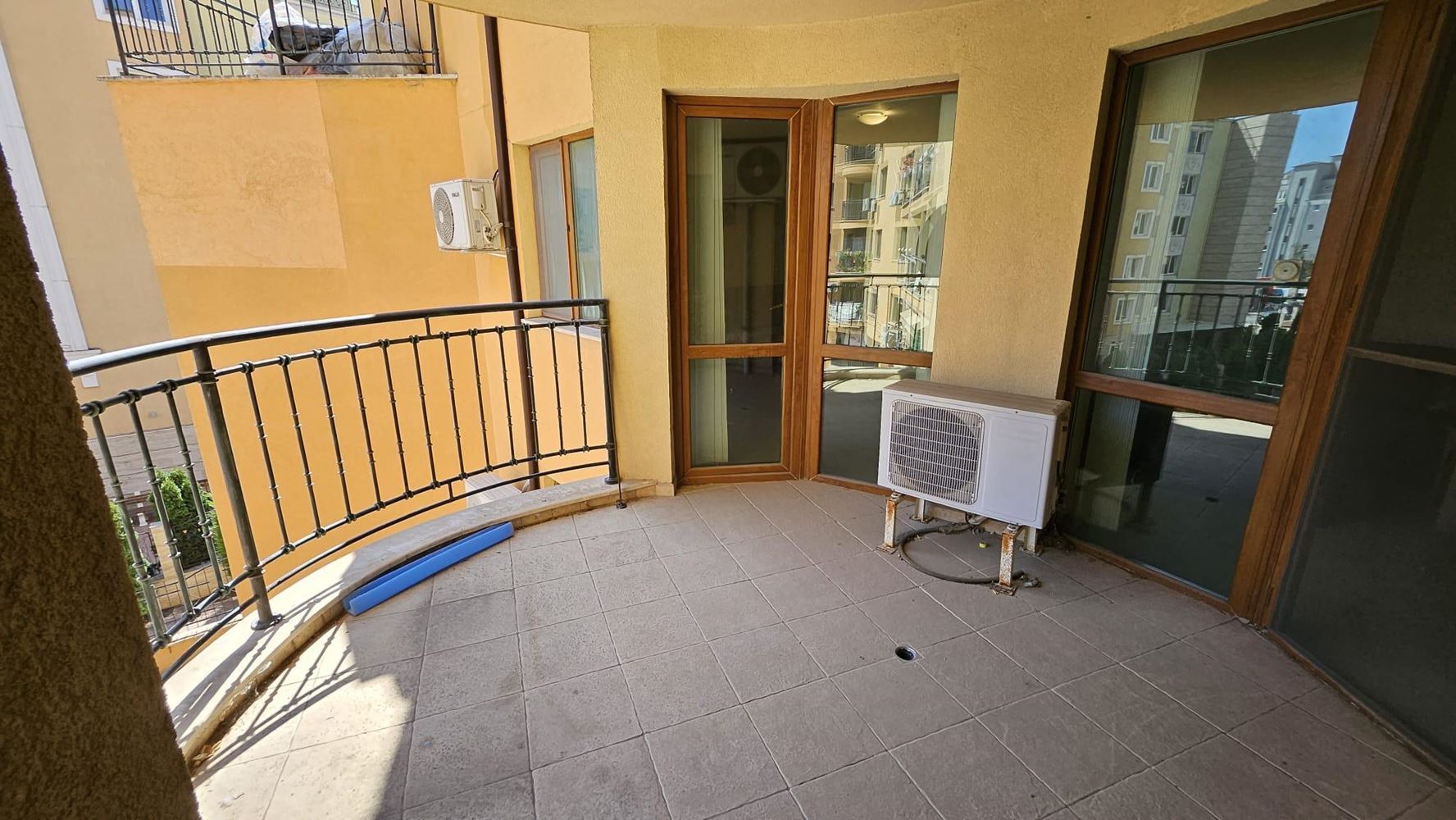 Three-room apartment with an excellent area and low maintenance fee in Sunny Beach