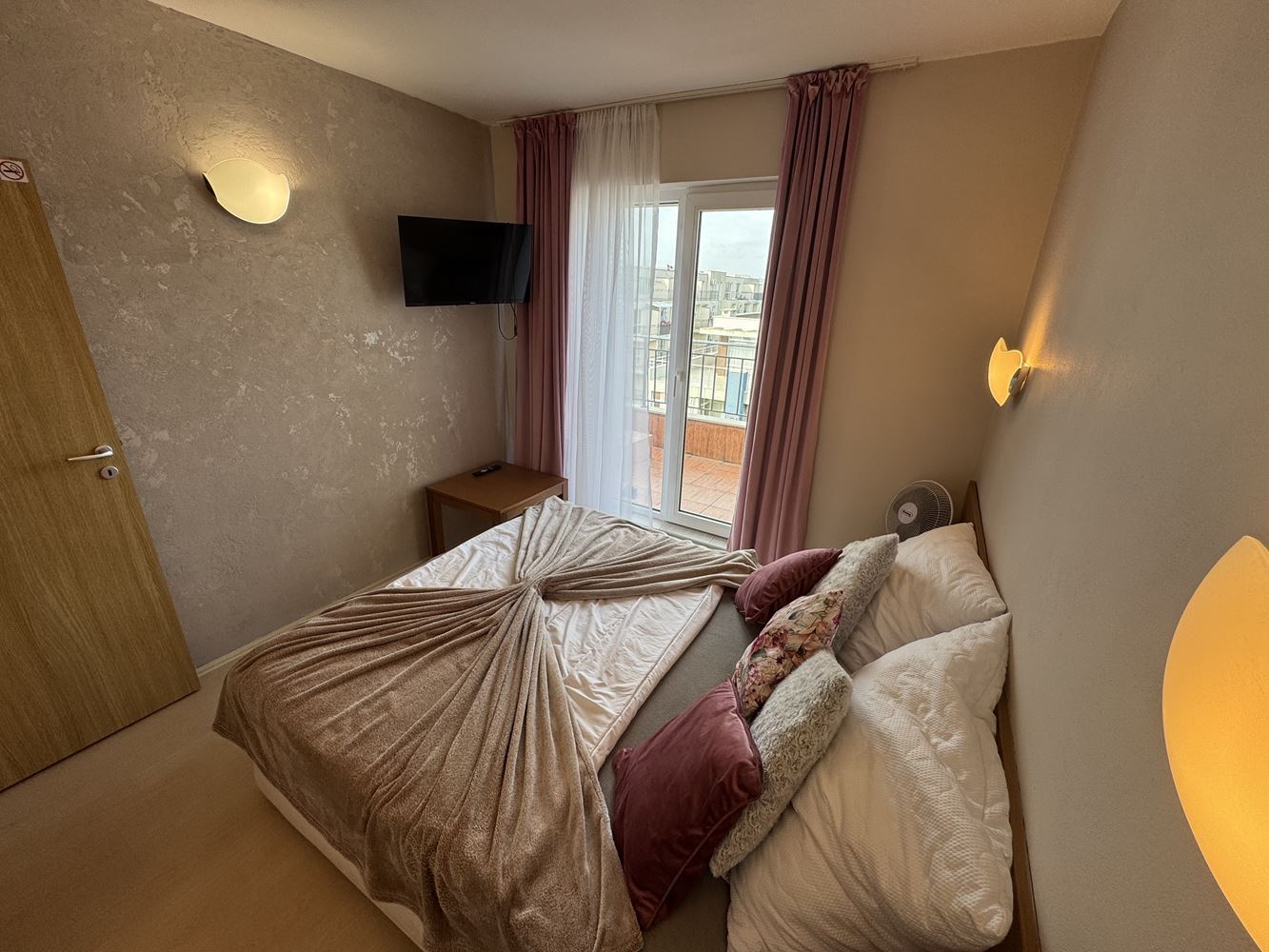 One-bedroom apartment with panoramic views in the heart of Sunny Beach