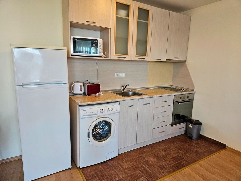 First line in Sveti Vlas – spacious apartment with two bedrooms and excellent infrastructure