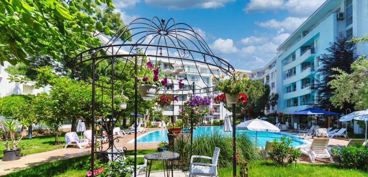 100 Metres from the Sea – Cosy One-Bedroom Apartment with a View of the Quiet Part of the Complex