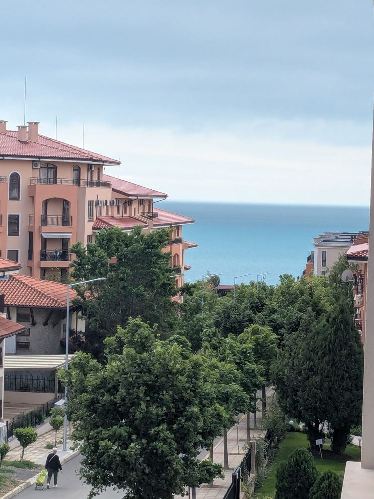 Studio with sea view in Sveti Vlas – comfort, tranquility, and nature in an impressive complex
