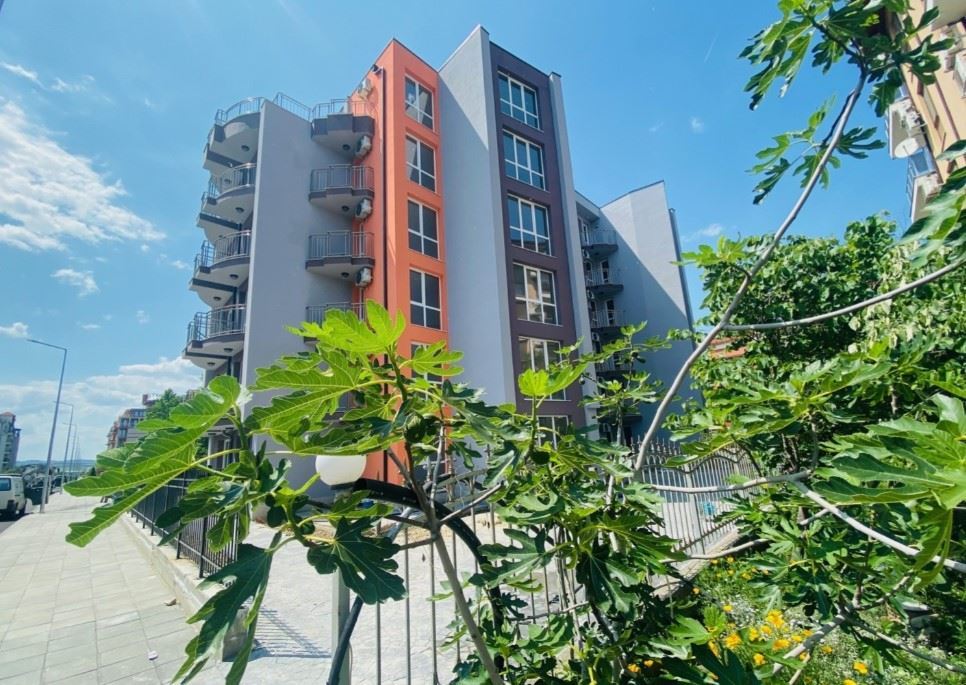 Stylish one-bedroom apartment with low maintenance fee in Sunny Beach – comfort, security and an excellent seaside investment