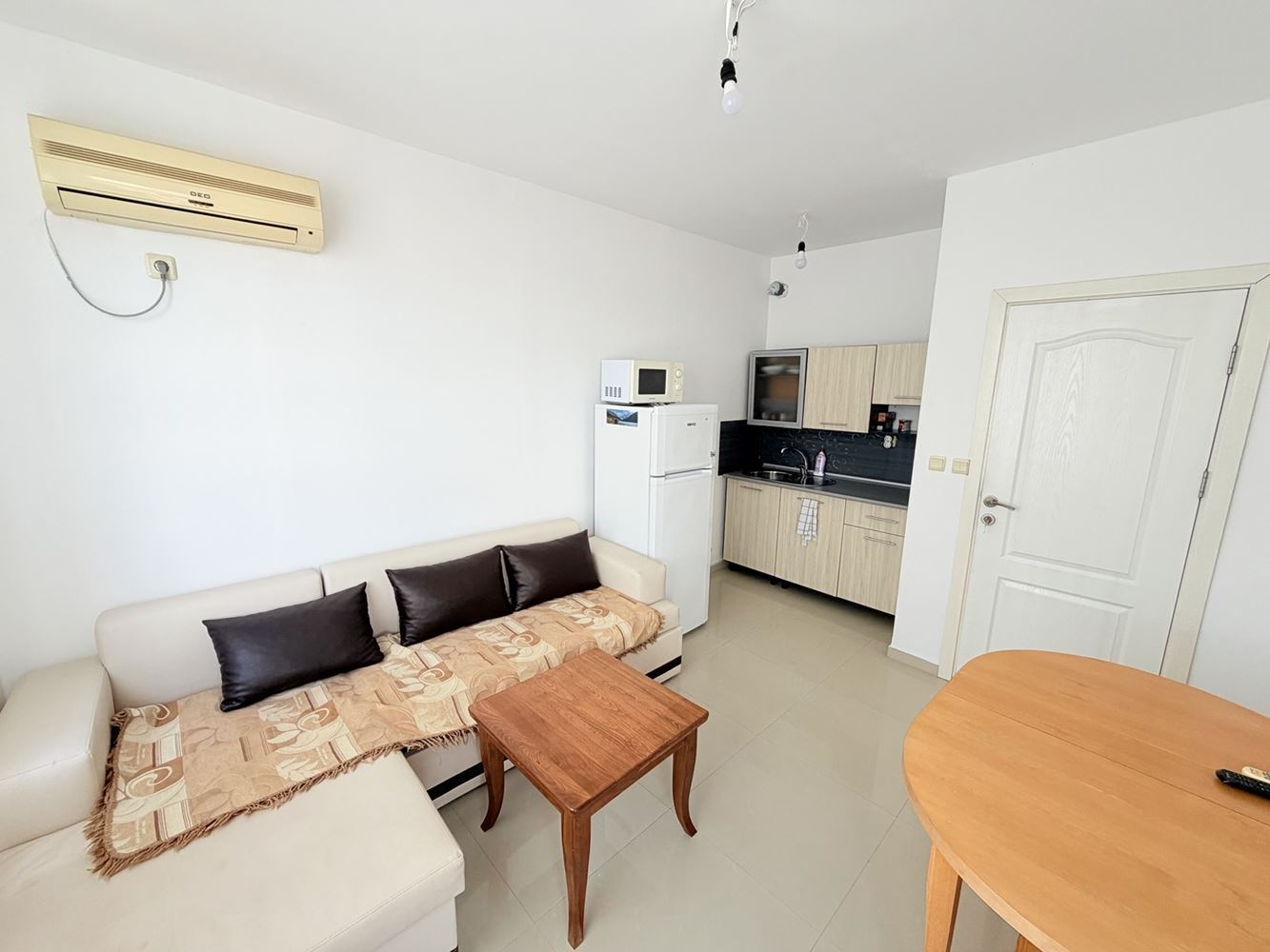 Three-room apartment in Ravda with sea view and no maintenance fee! 
