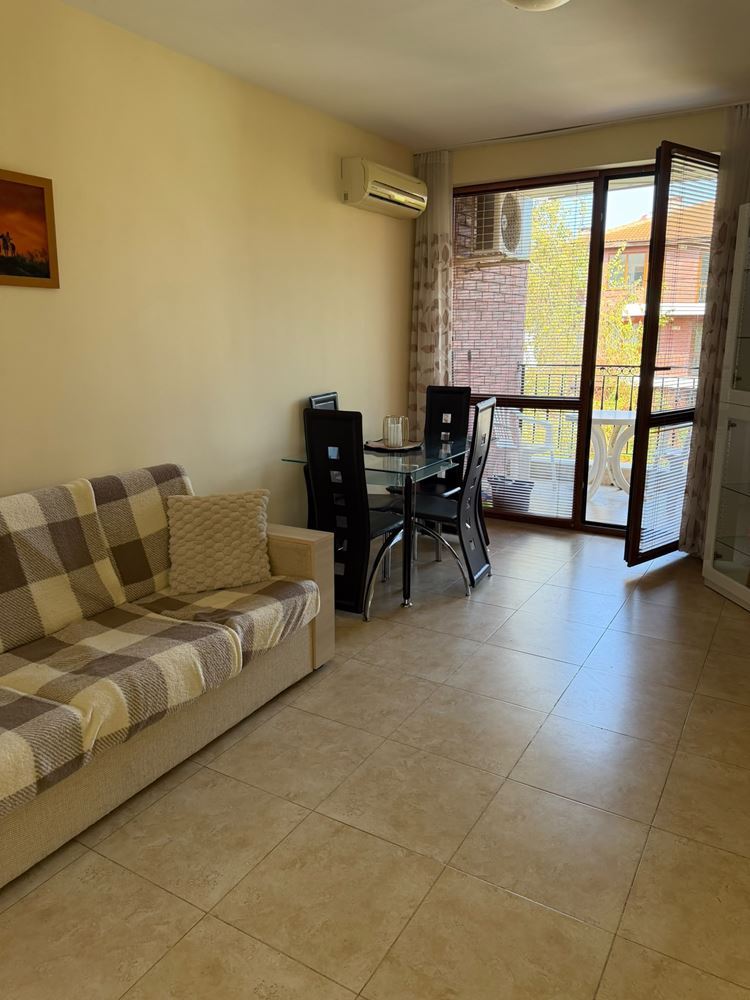 Ready-to-live-in apartment with two bedrooms in a nice complex in Nessebar