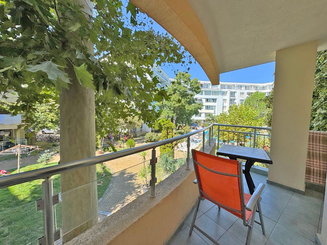 Two-room apartment with pool view, 100 m from the beach in Sunny Beach