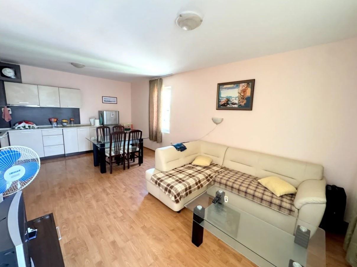 Spacious One-Bedroom Apartment 200 Meters from the Sea in Ravda – Comfortable Home by the Coast