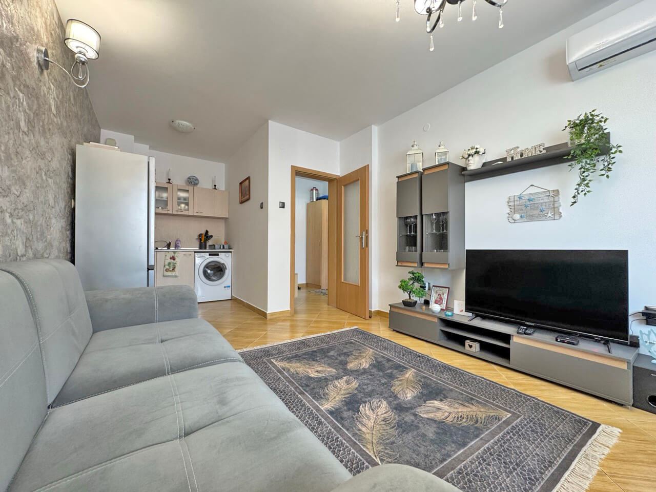 Stylish one-bedroom apartment with pool view in Sunny Beach Resort