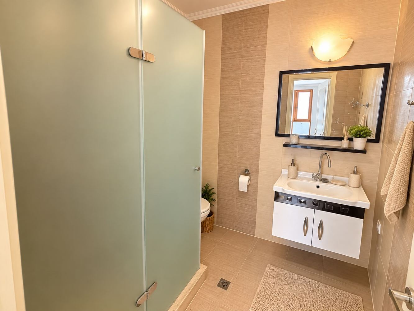 Spacious Three-Bedroom Apartment 100 m from the Sea in Ravda – No Maintenance Fee
