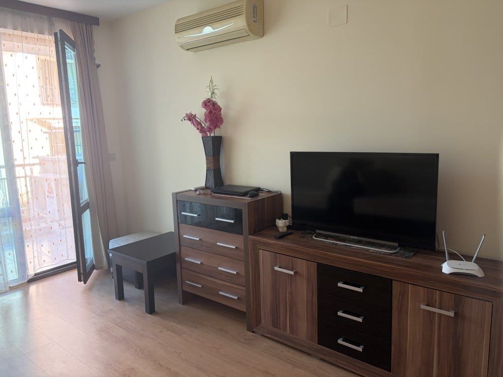 One-bedroom apartment in a modern complex with amenities in Ravda
