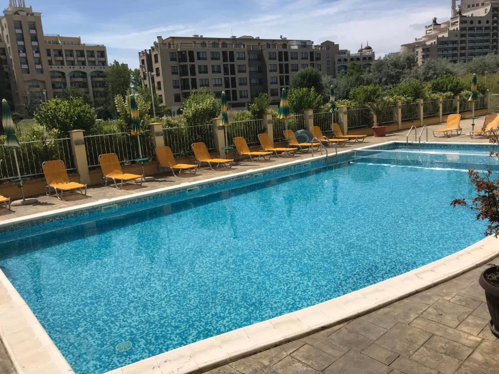 One-bedroom apartment in a complex in Pomorie – 300 m from the beach, excellent investment