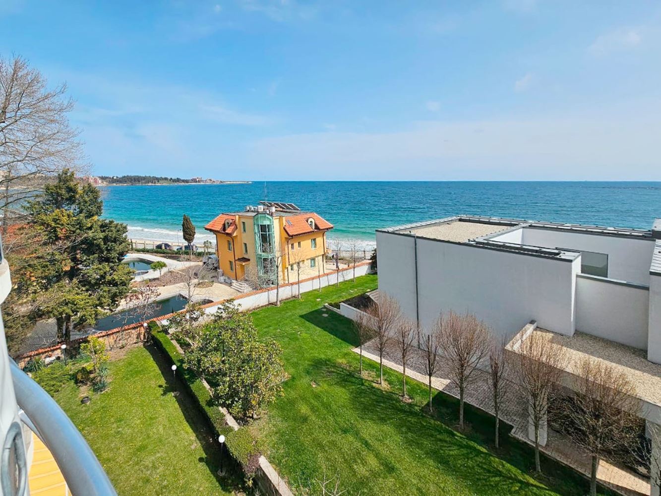 Luxury two-bedroom apartment with sea view on the first line in Ravda – 114 m², two terraces, and full comfort