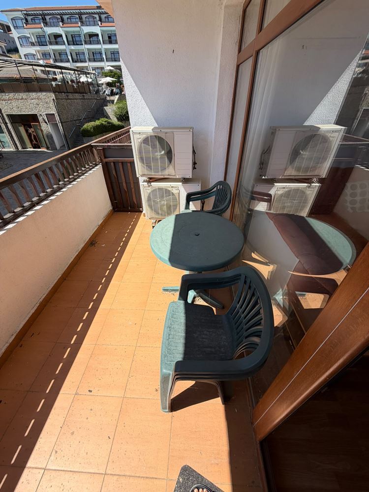 Spacious One-Bedroom Apartment with Pool View in Aheloy