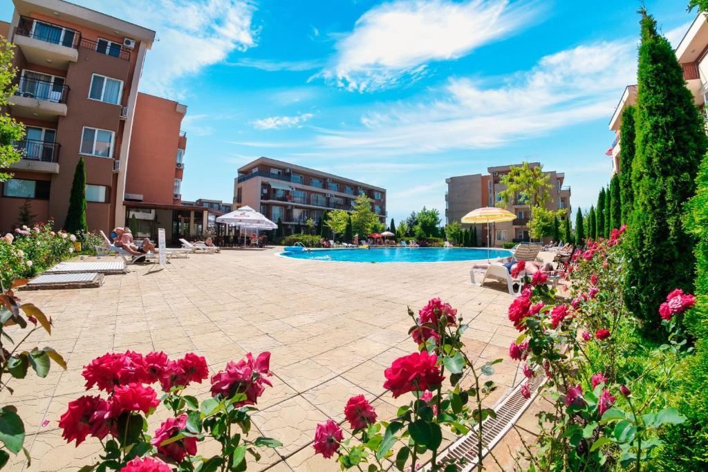 Cozy Studio Apartment in a Modern Complex with Luxury Amenities and Excellent Location