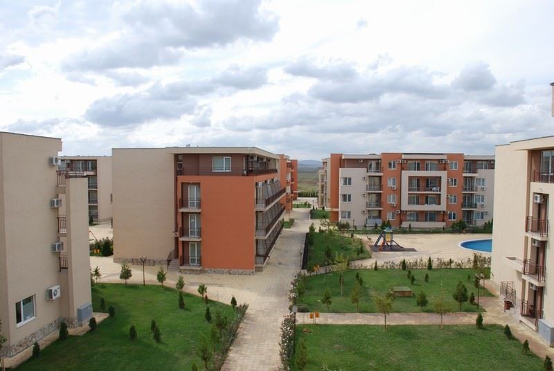 Fully Furnished One-Bedroom Apartment on the Top Floor in Sunny Beach – Pool View and Luxurious Atmosphere