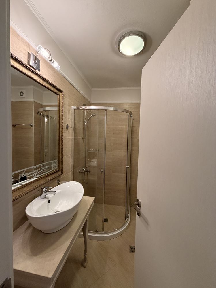 One-Bedroom Apartment with a View of the Park and Swimming Pool in a Prestigious Complex in Sunny Beach
