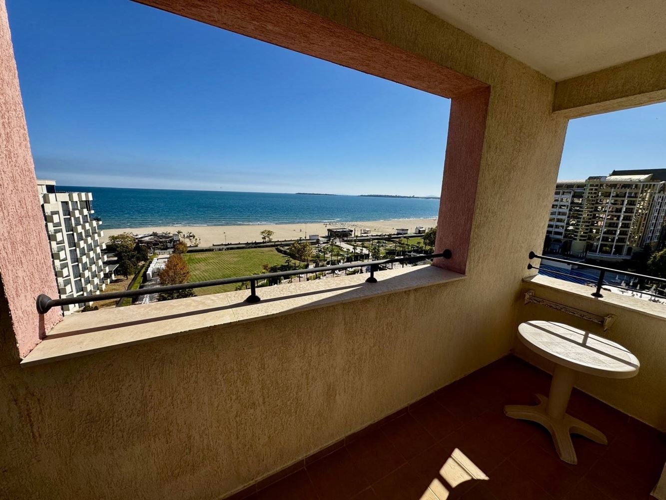 Spacious one-bedroom apartment with a large terrace and panoramic sea view