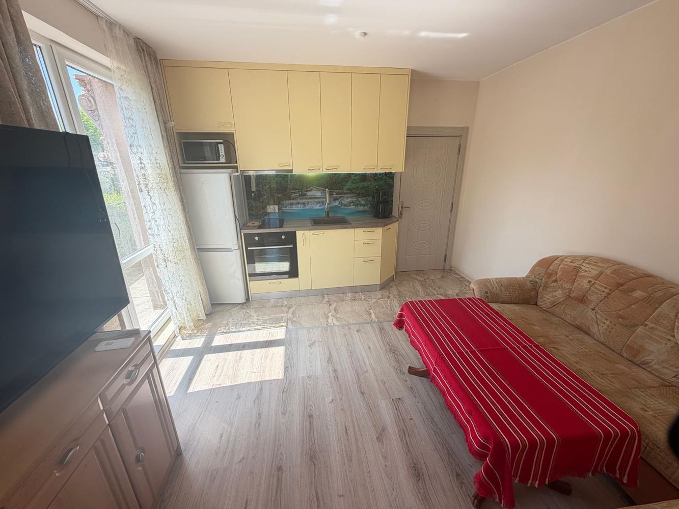 Cozy one-bedroom apartment with a huge terrace in Ravda – your own private space by the sea