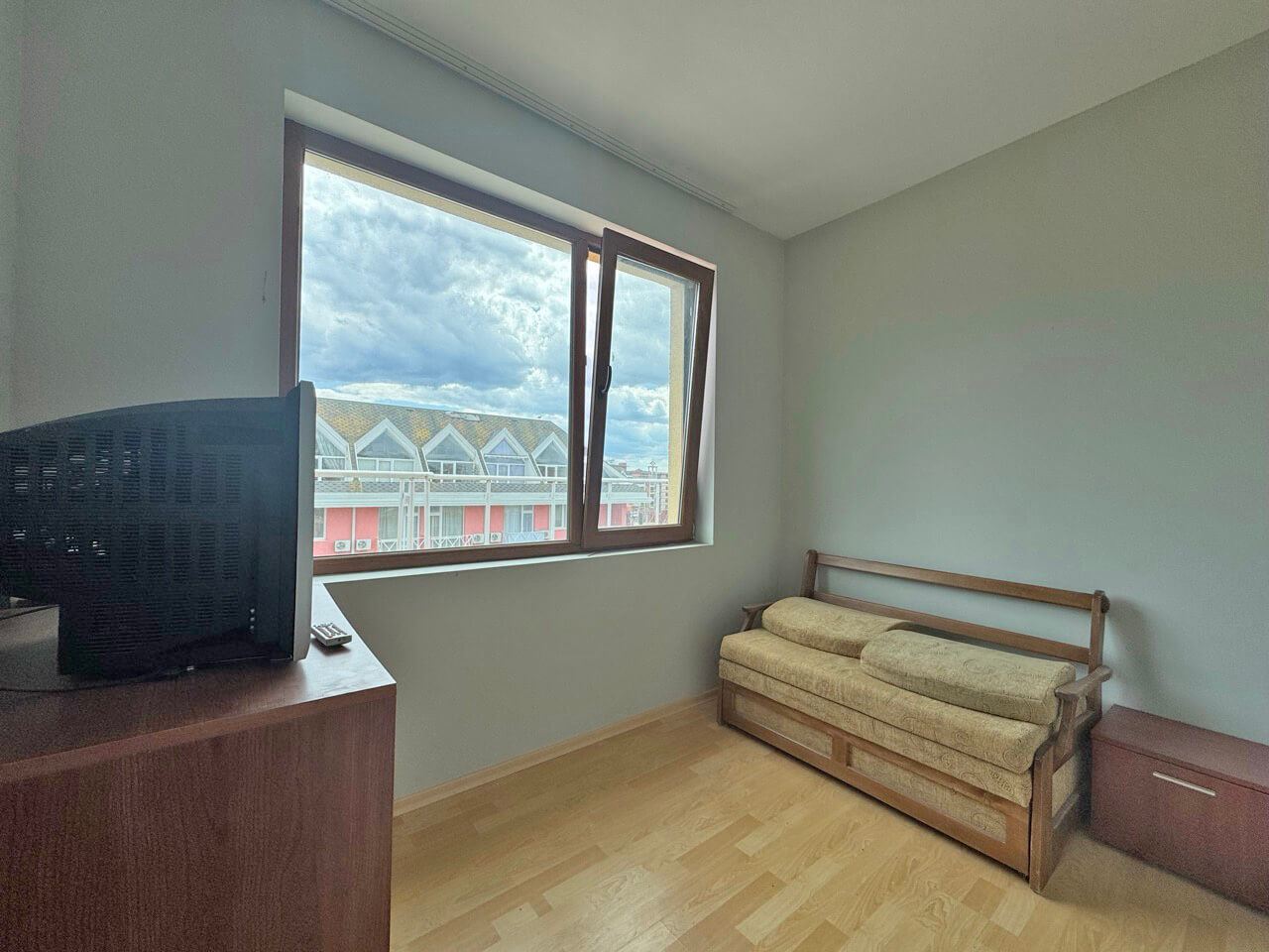 Panoramic one-bedroom apartment with large terrace and open view – Sunny Beach