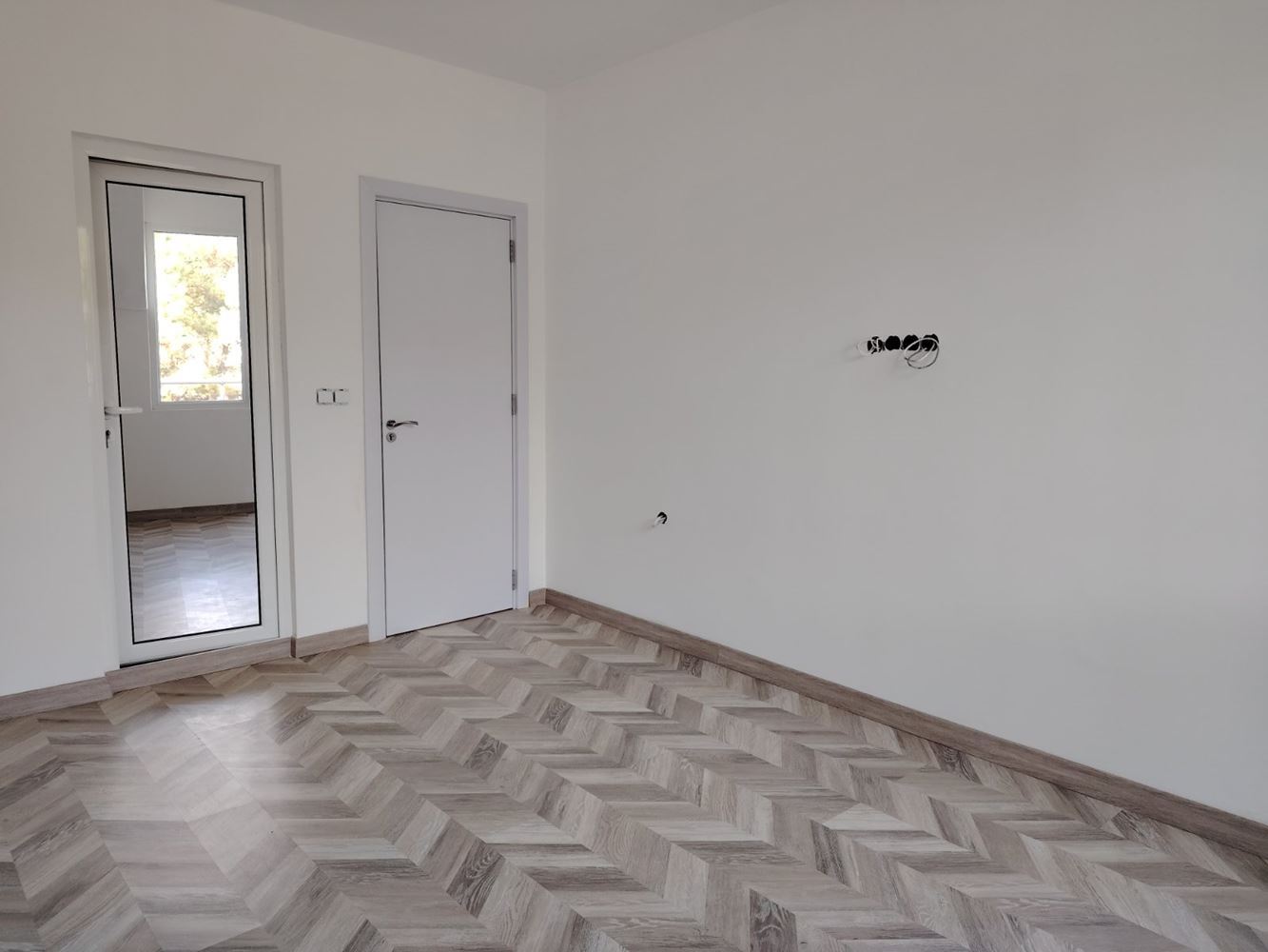 New two-bedroom apartment with no maintenance fee – after renovation, in “Black Sea 1”, Nesebar