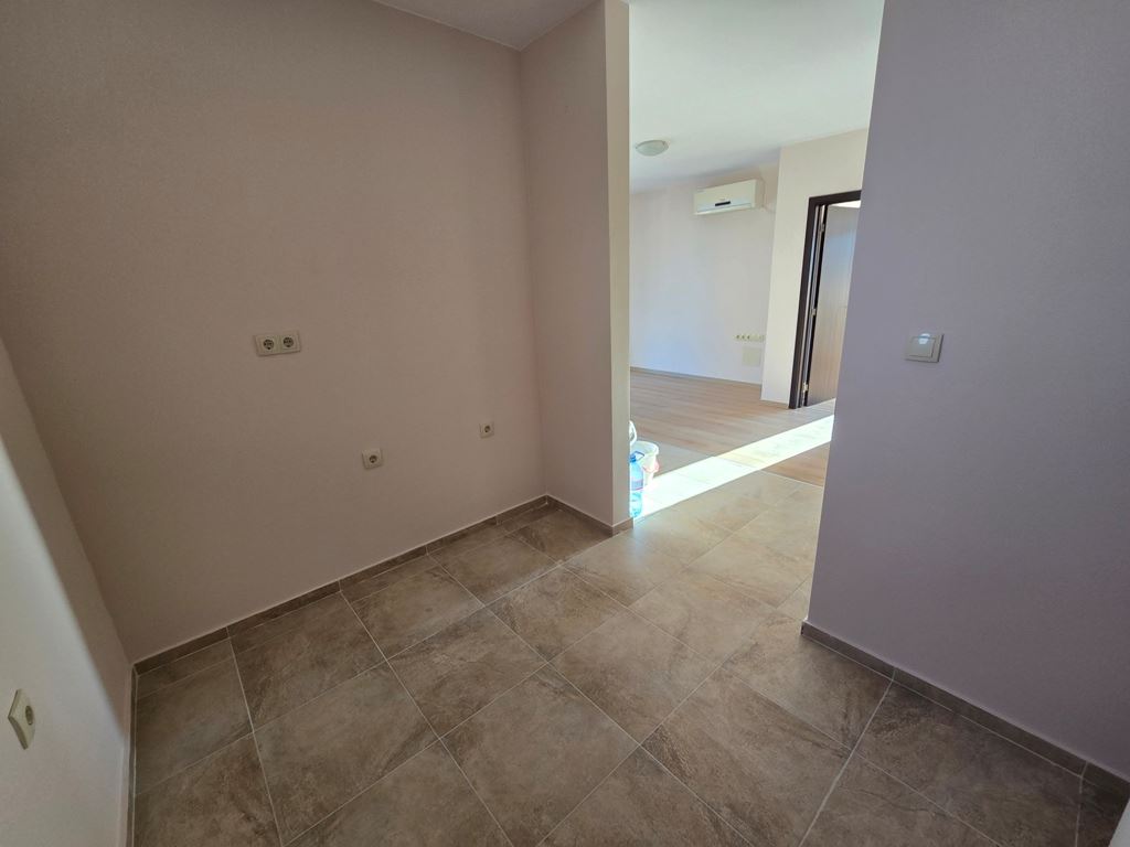 New One-Bedroom Apartment in Pomorie – Renovated, Ready for Furnishing, with a Spacious Balcony and Barbecue