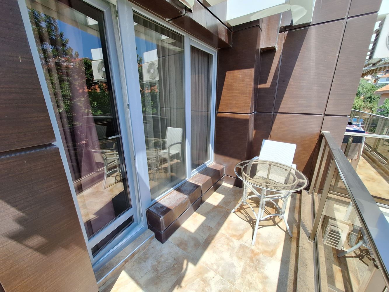 Spacious two-bedroom apartment with parking space only 200 meters from the sea in Sveti Vlas