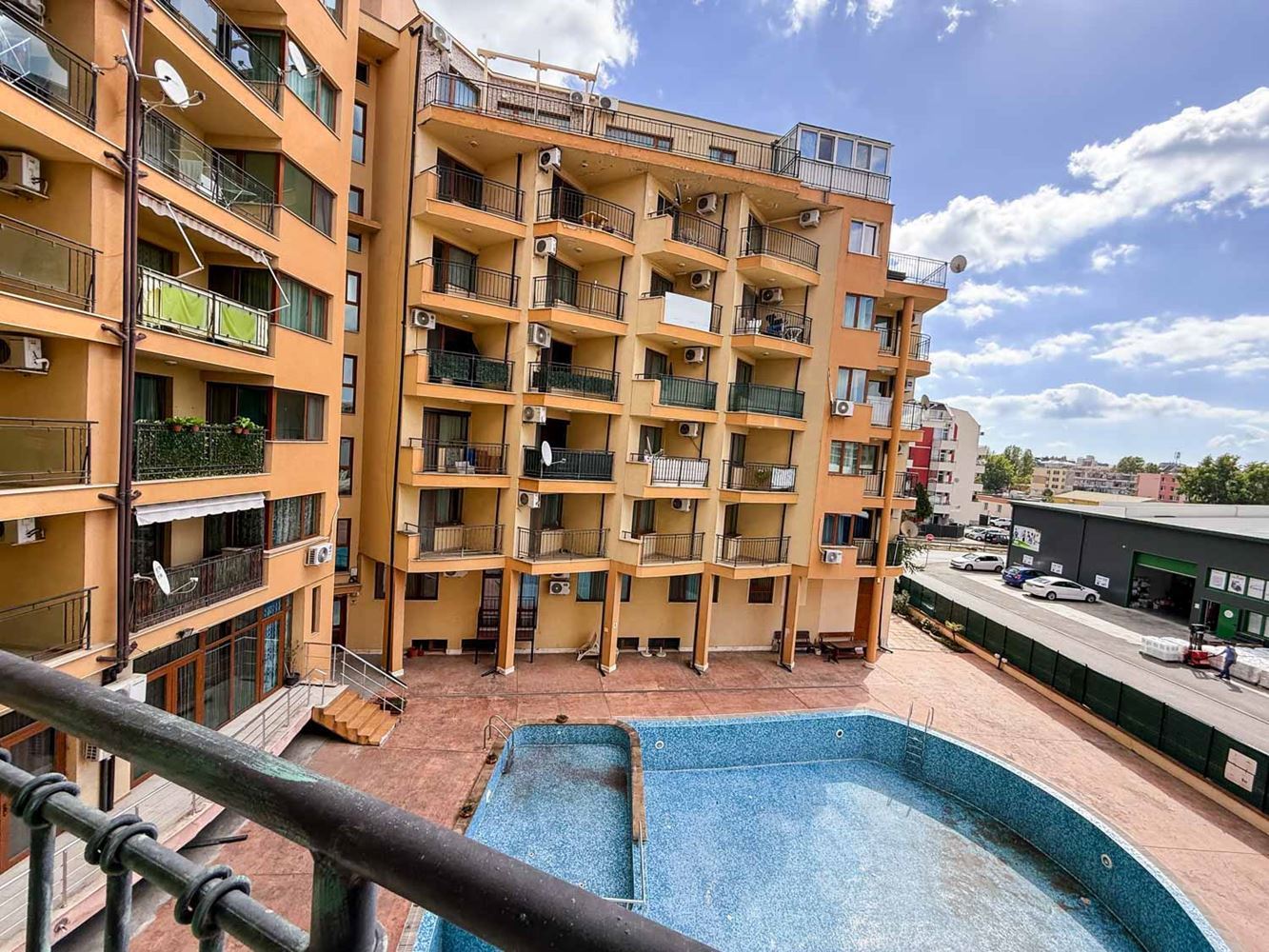 Sunny Beach: Cozy One-Bedroom Apartment with Low Maintenance Fee