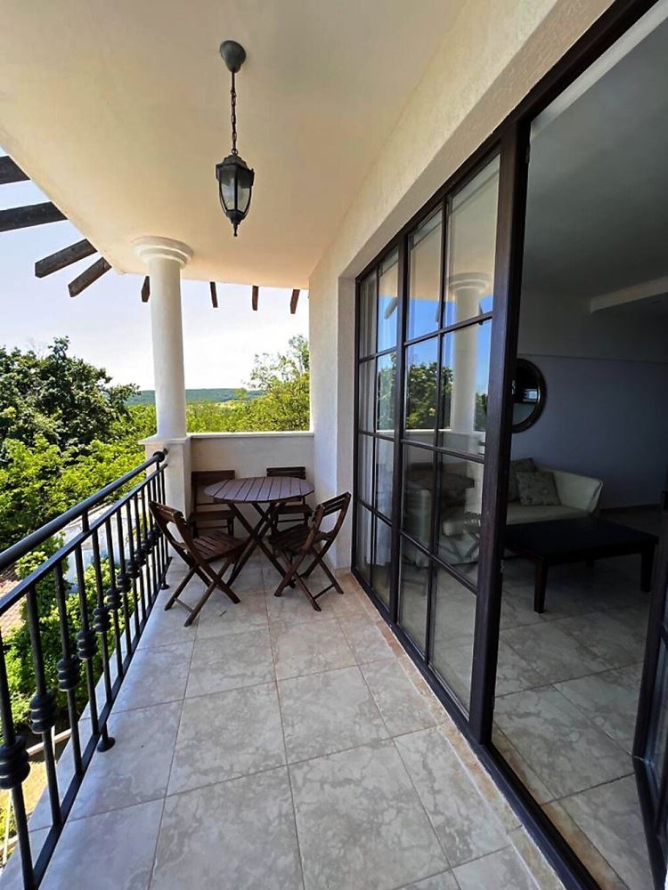 One-Bedroom Apartment with Beautiful Sea Views in a Seafront Complex in Obzor