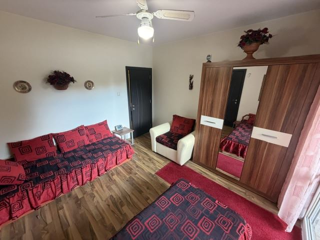 Spacious Three-Bedroom Apartment Close to the Sea with Excellent Complex Facilities