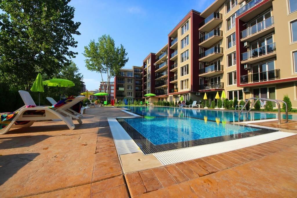 One-bedroom apartment with a private garden in Sunny Beach – your green oasis by the sea