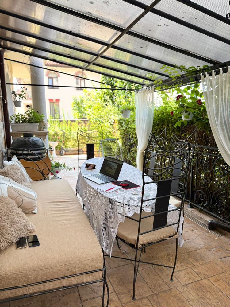 Luxury duplex apartment with spacious veranda and pool view in Sveti Vlas