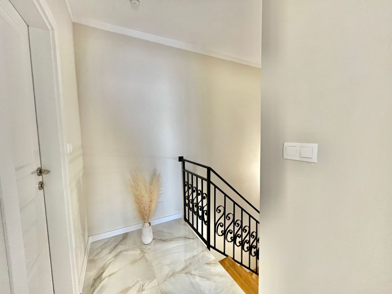 Luxury two-bedroom apartment on two levels in the heart of Ravda – new construction with swimming pool and premium comfort